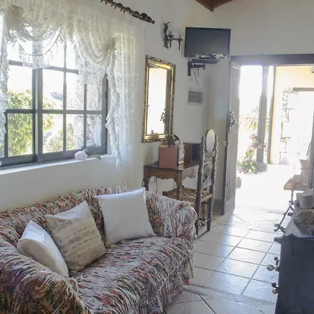 Prázdninový dům Vivelorural Casa En Valle De Chira Con Piscina